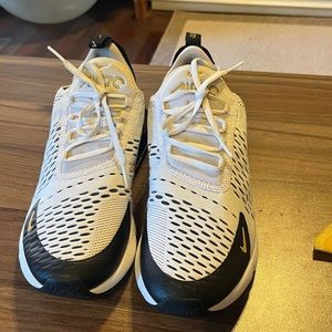 Nike Air Max 270. Size 8